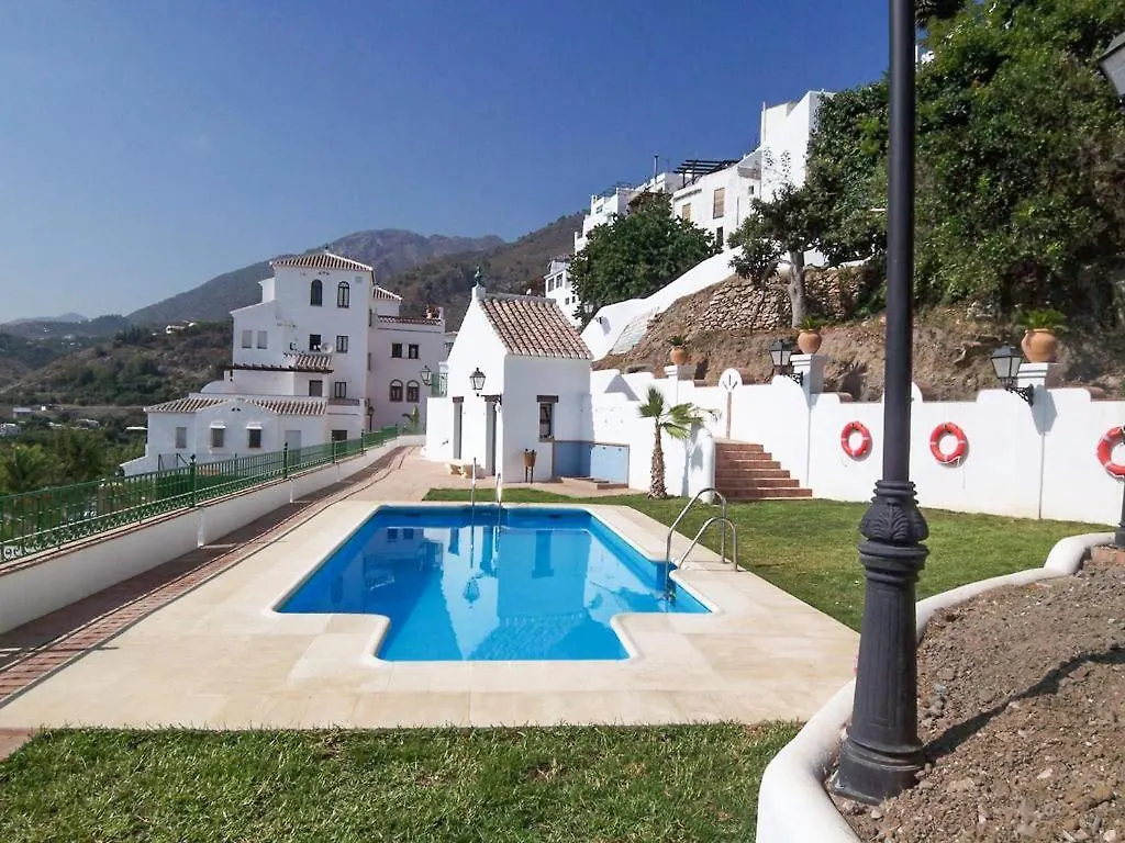La Fuente Apt6, Frigiliana Amazing 2 Bedroom Family Apartment With Views, Padel Court And 2 Pools Hansonholiday Rentals