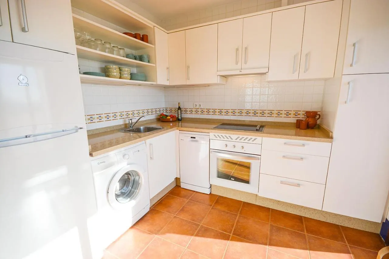 La Fuente Apt6, Frigiliana Amazing 2 Bedroom Family Apartment With Views, Padel Court And 2 Pools Hansonholiday Rentals