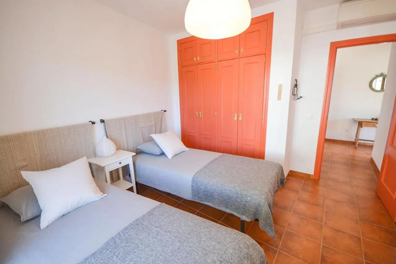 La Fuente Apt6, Frigiliana Amazing 2 Bedroom Family Apartment With Views, Padel Court And 2 Pools Hansonholiday Rentals