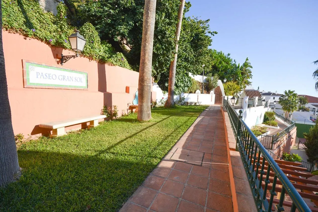 La Fuente Apt6, Frigiliana Amazing 2 Bedroom Family Apartment With Views, Padel Court And 2 Pools Hansonholiday Rentals