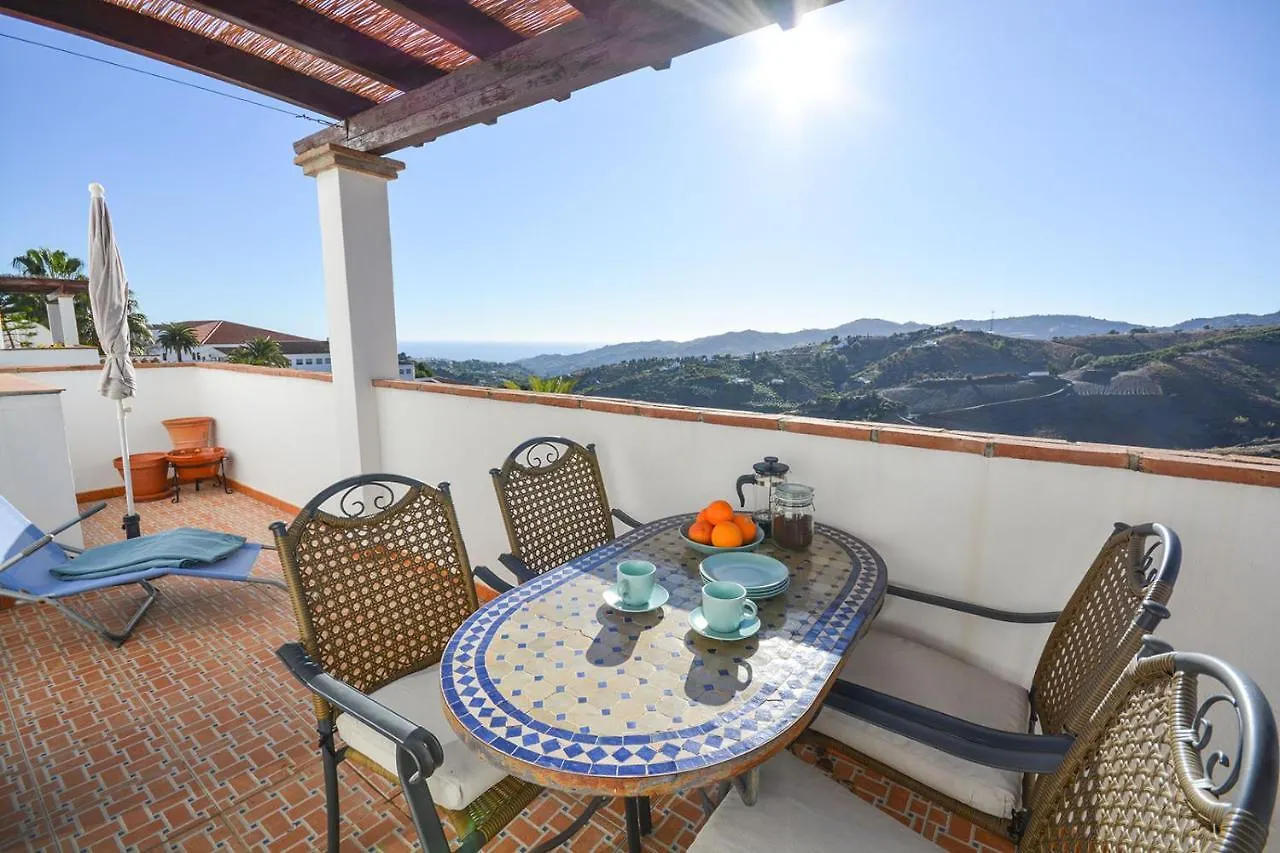 La Fuente Apt6, Frigiliana Amazing 2 Bedroom Family Apartment With Views, Padel Court And 2 Pools Hansonholiday Rentals